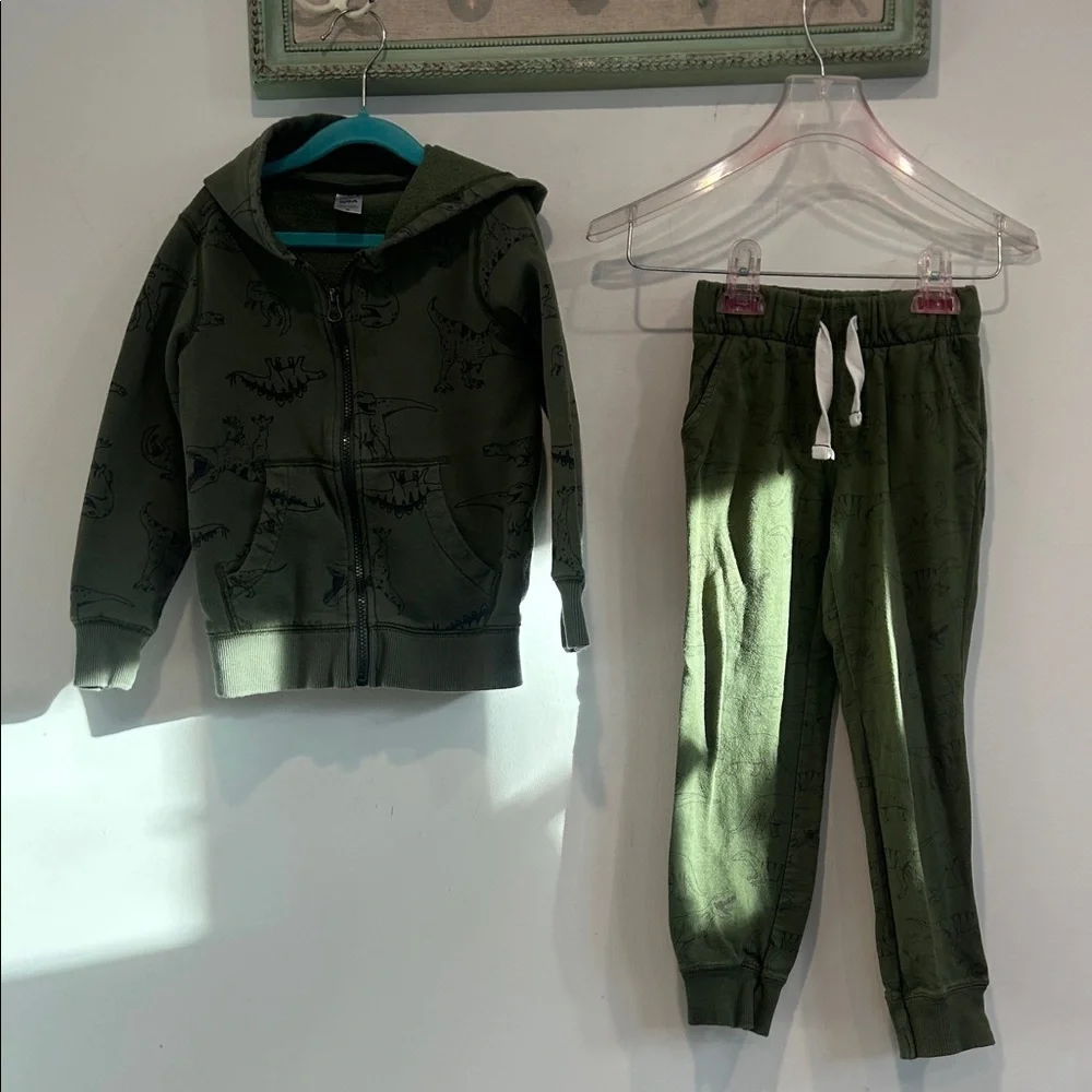 Carter's Olive Green Dinosaur Hoodie and Jogger Set boys size 6